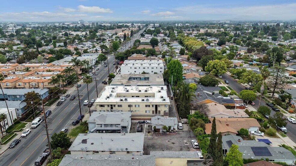 More Photos Of 6860-6870 Hazeltine Ave, Van Nuys Apartments For Sale