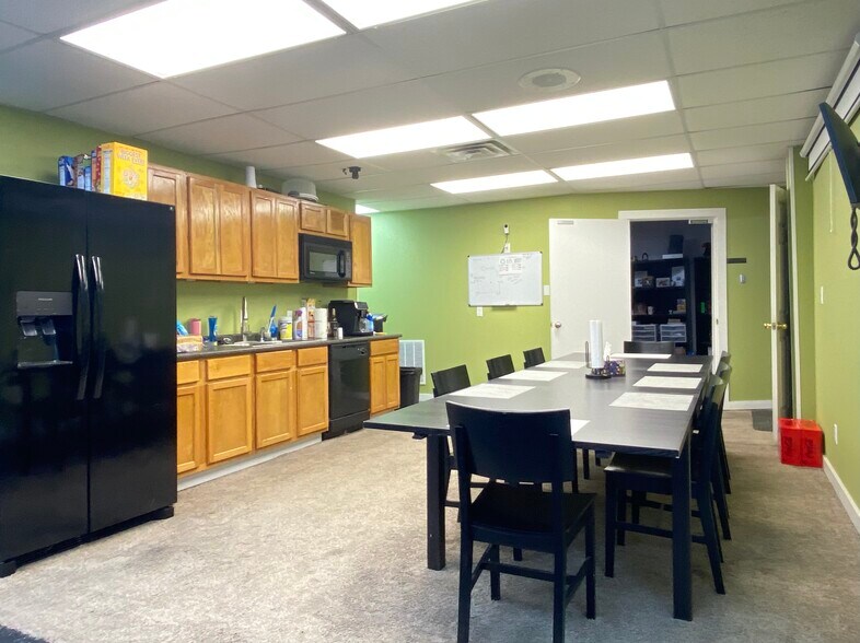 More Photos Of 523 24th St, Galveston Loft Creative Space For Sale