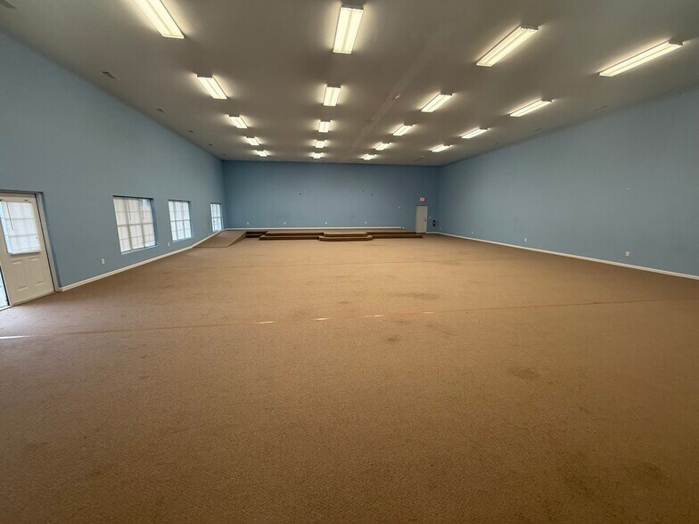 More Photos Of 320 Mill Creek Dr, Hull Religious Facility For Lease