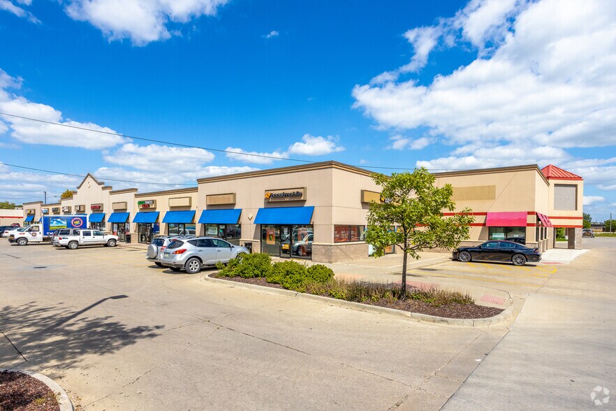 More Photos Of 3701 E 14th St, Des Moines Unknown For Lease