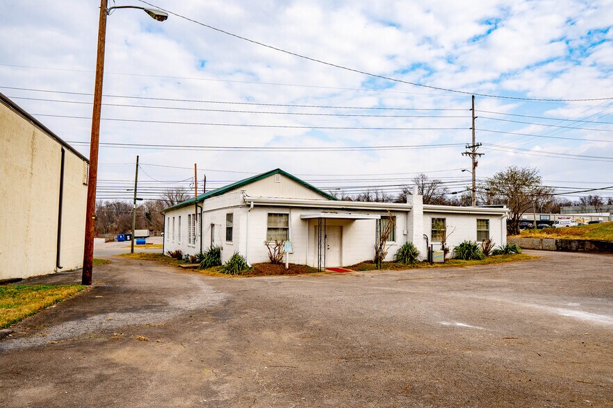 More Photos Of 1109 Elm Hill Pike, Nashville Religious Facility For Sale