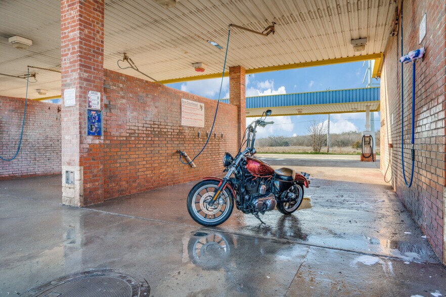 More Photos Of 317 W Princeton Dr, Princeton Carwash For Sale