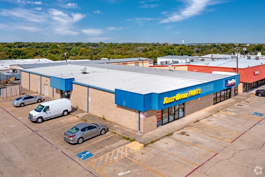 More Photos Of 825 N Belt Line Rd, Irving Freestanding For Lease
