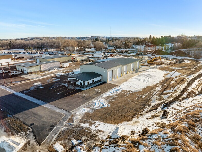 More Photos Of 3050 Highway 52 South, Minot Flex For Lease