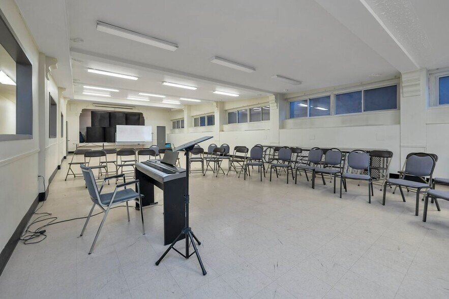 More Photos Of 10831 124th St NW, Edmonton Religious Facility For Sale
