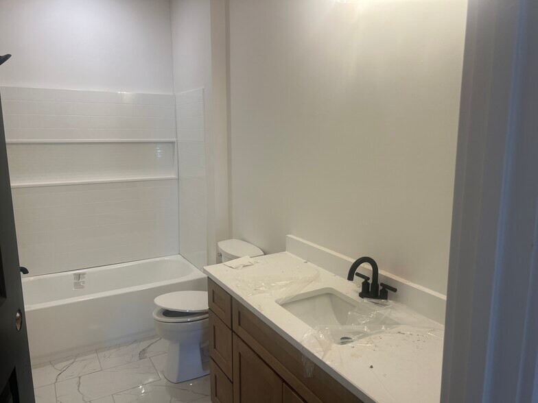 More Photos Of 205 Walker St, Franklin Multifamily For Lease