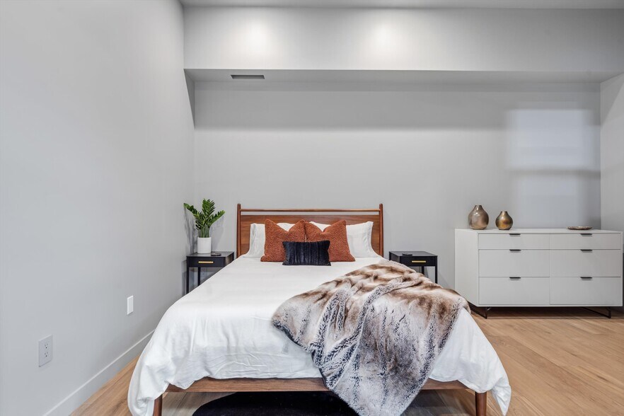 More Photos Of 1229 Grove St, Healdsburg Warehouse For Sale