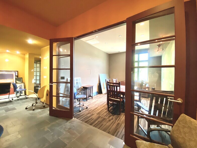 More Photos Of 1005 S 76th Ave, Omaha Medical For Lease