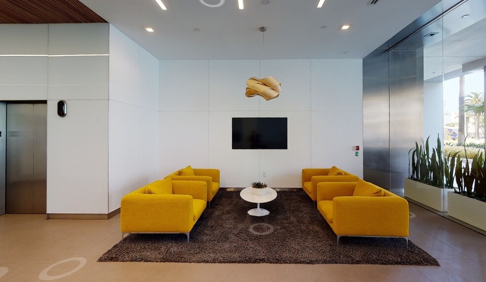 More Photos Of 5901 W Century Blvd, Los Angeles Office For Lease