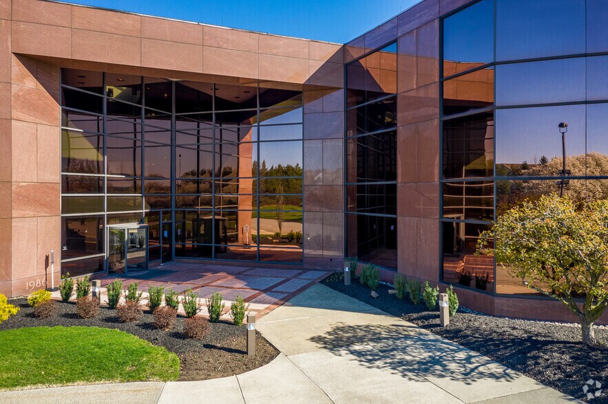 More Photos Of 10 Mountainview Rd, Upper Saddle River Office For Lease