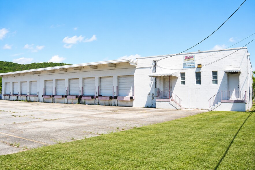 More Photos Of 19 Greenbrier Dear Rd, Anniston Distribution For Sale