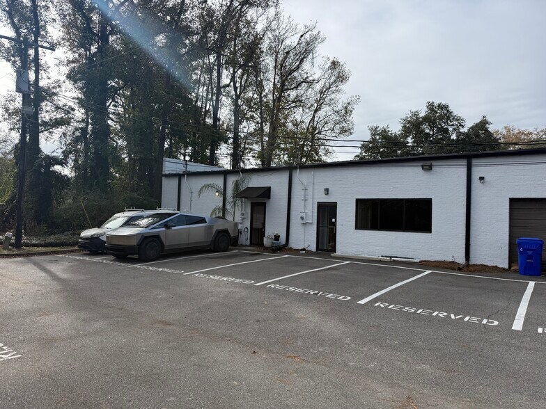 More Photos Of 1051 Johnnie Dodds Blvd, Mount Pleasant Medical For Sale