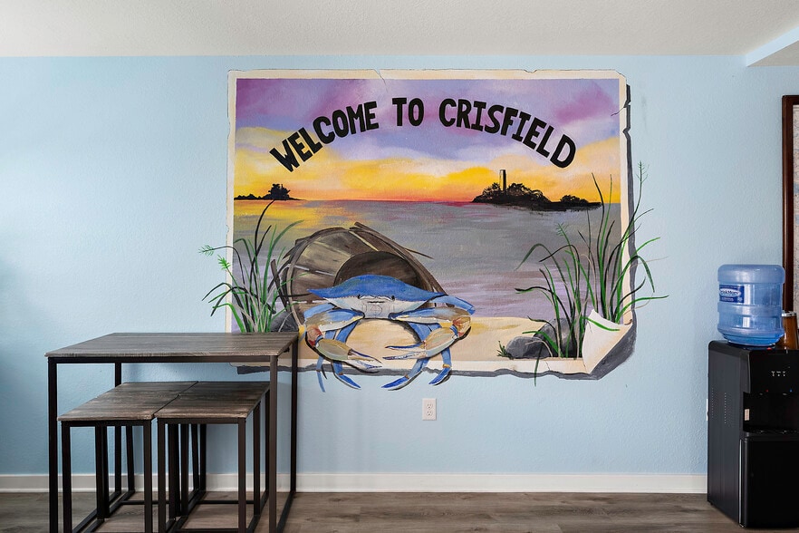 More Photos Of 700 Norris Harbor Dr, Crisfield Hotel For Sale