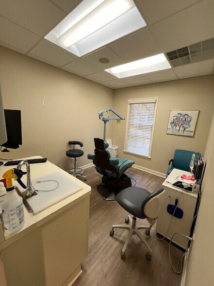 More Photos Of 6719 Fairview Rd, Charlotte Medical For Lease