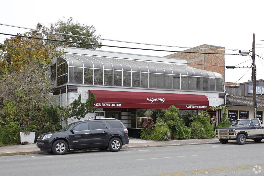 More Photos Of 150-162 S Seguin Ave, New Braunfels Office For Lease