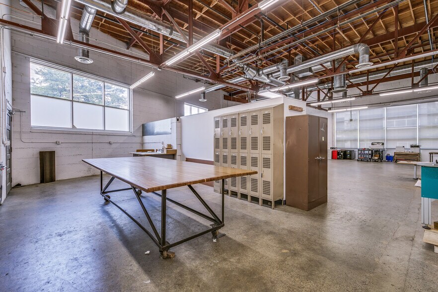 More Photos Of 2336 Territorial Rd, Saint Paul Warehouse For Sale