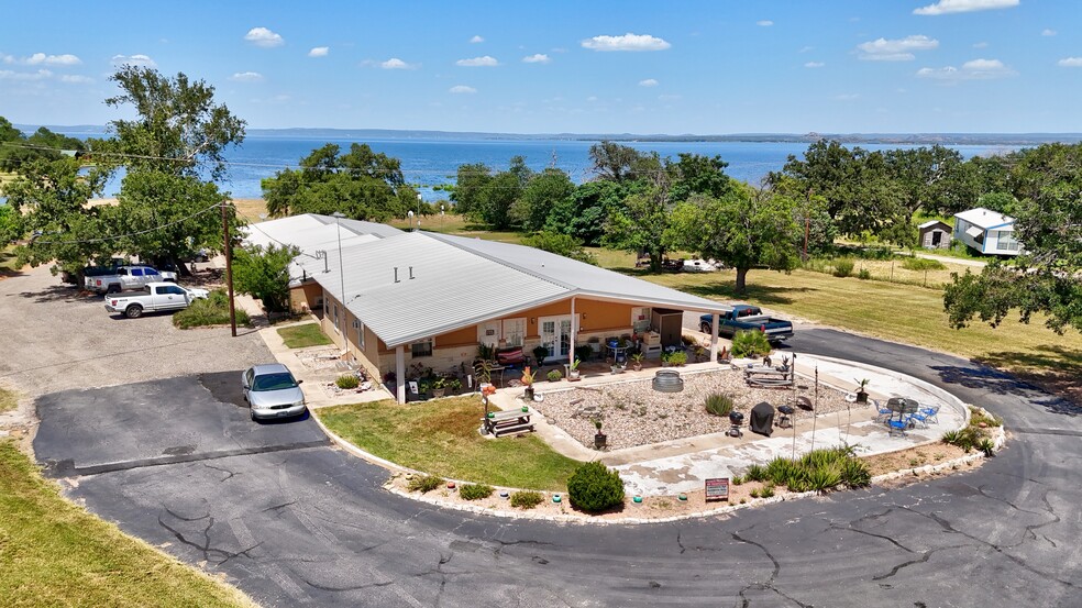 Primary Photo Of 930 Ranch Road 261, Buchanan Dam Apartments For Sale