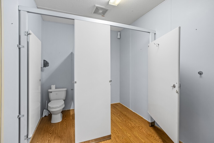 More Photos Of 1255 Mountainview Rd, King Religious Facility For Sale