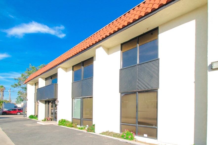 More Photos Of 1314 W 5th St, Santa Ana Office For Lease
