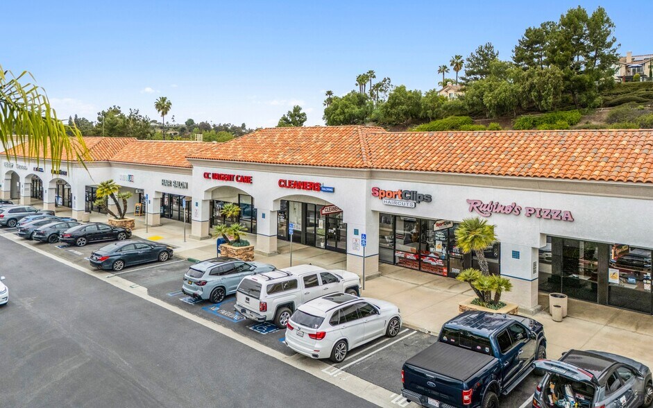 More Photos Of Oso Pky @ Marguerite Pky, Mission Viejo Unknown For Lease