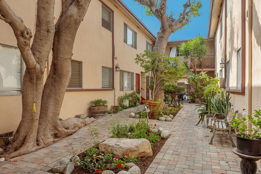 More Photos Of 3705 WESTWOOD BL, Los Angeles Apartments For Sale