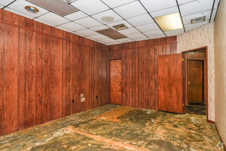 More Photos Of 2830 Breard St, Monroe Office For Sale