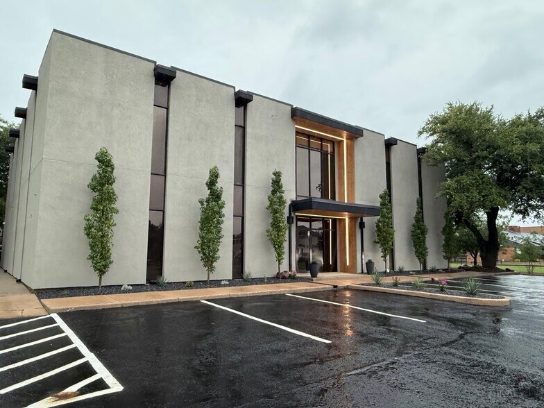 More Photos Of 3829 N Classen Blvd, Oklahoma City Office For Lease