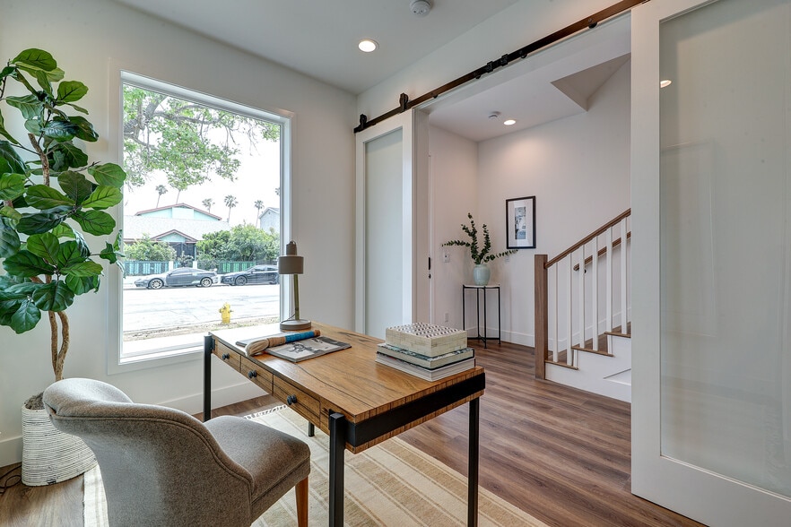 More Photos Of 1445-1447 S Redondo Blvd, Los Angeles Apartments For Sale