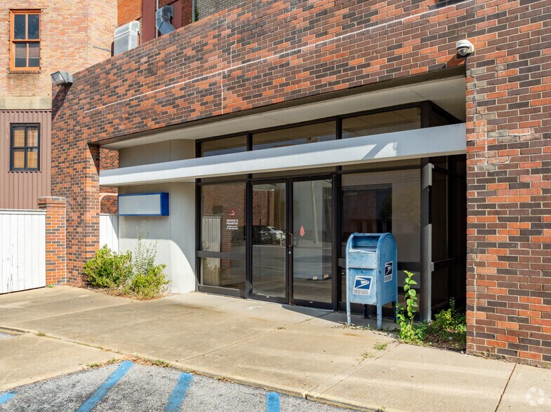 More Photos Of 934 3rd St, Alexandria Office Residential For Sale