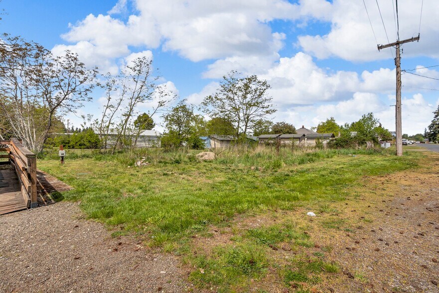 More Photos Of 108 Centre S st, Rainier General Retail For Sale