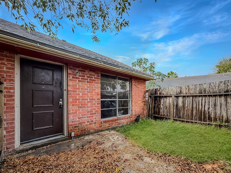 More Photos Of 3701-3740 Thornberry Ct, Corpus Christi Apartments For Sale