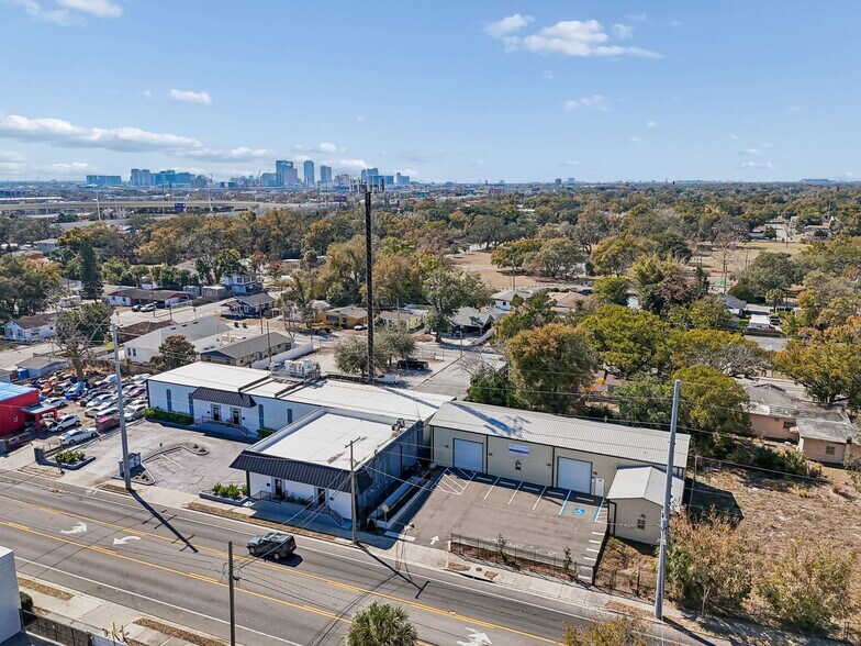 More Photos Of 2820 N 34th St, Tampa Warehouse For Lease