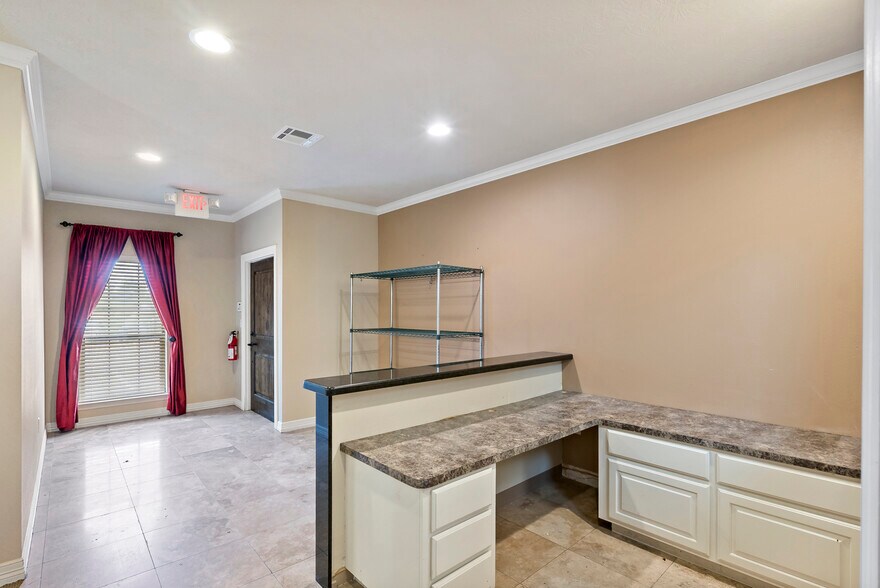 More Photos Of 3030 University Dr E, College Station Medical For Lease