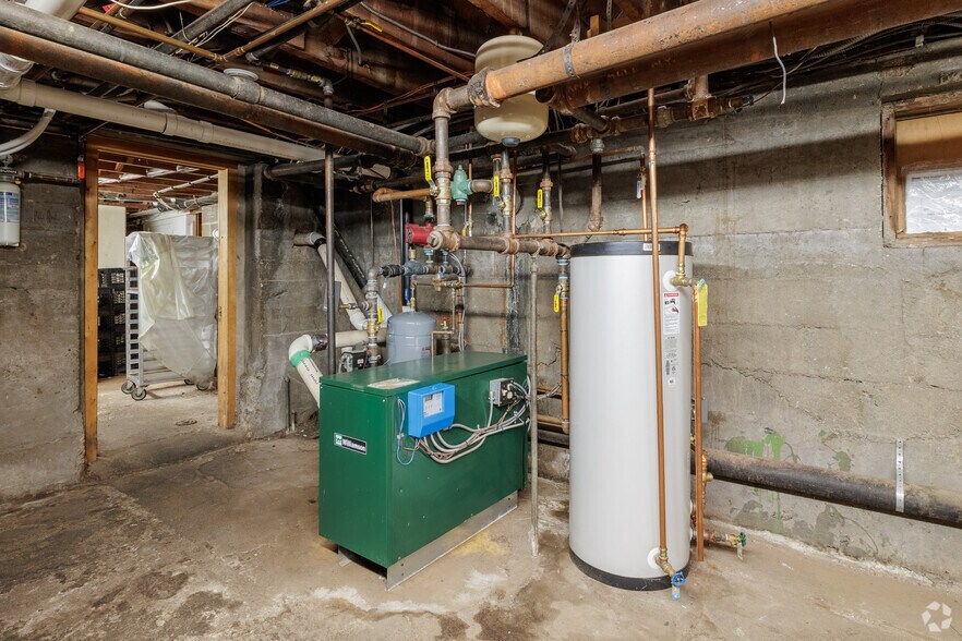 More Photos Of 310 Main St, Highland Falls Fast Food For Lease