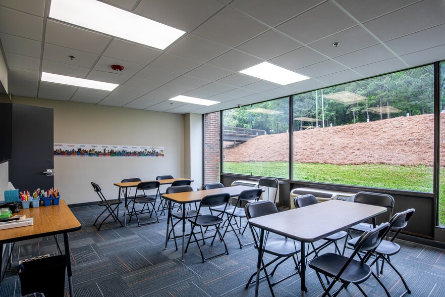 More Photos Of 3500 Riverside Dr, Macon-Bibb Religious Facility For Sale