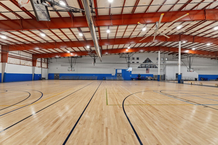 More Photos Of 8159 Oliver Rd, Erie Skating Rink For Sale
