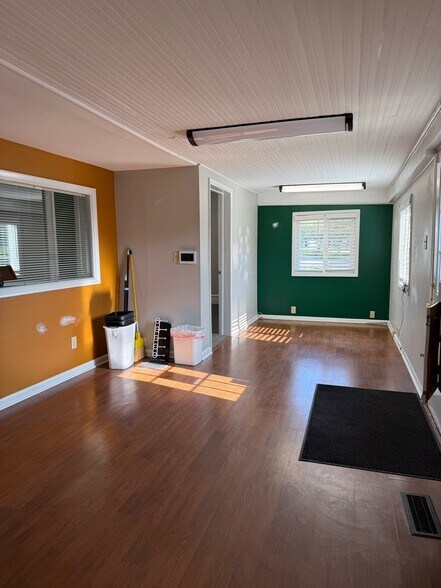 More Photos Of 1915 Everett St, Lafayette Office For Sale