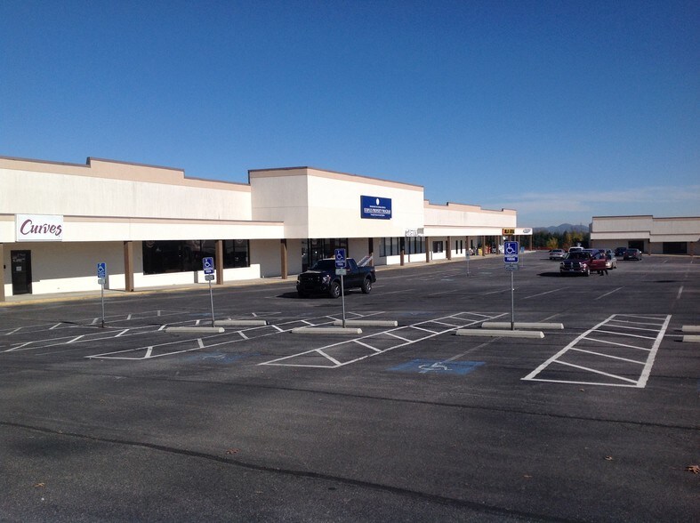 More Photos Of 775 E Main St, Wytheville General Retail For Lease