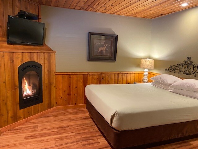 More Photos Of 890 Highway 4, Arnold Hotel For Sale