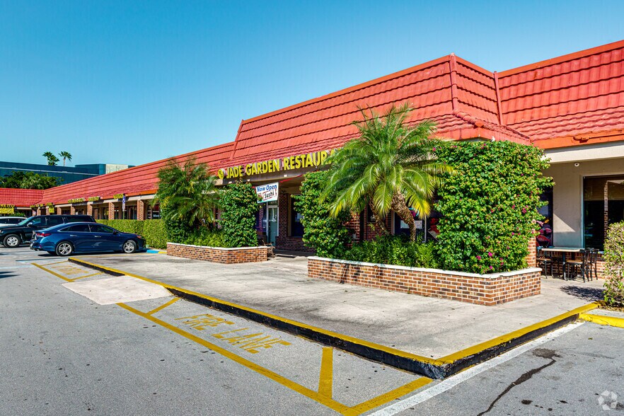 More Photos Of 214-268 S University Dr, Plantation Unknown For Lease