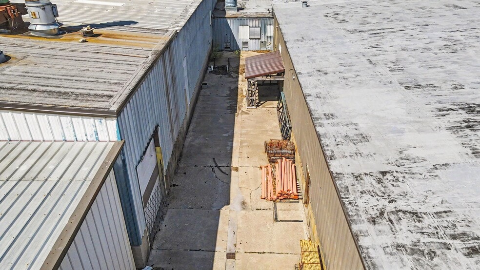 More Photos Of 1985 E Laketon Ave, Muskegon Manufacturing For Sale