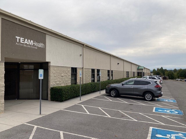 More Photos Of 3429 Regal Dr, Alcoa Office For Lease