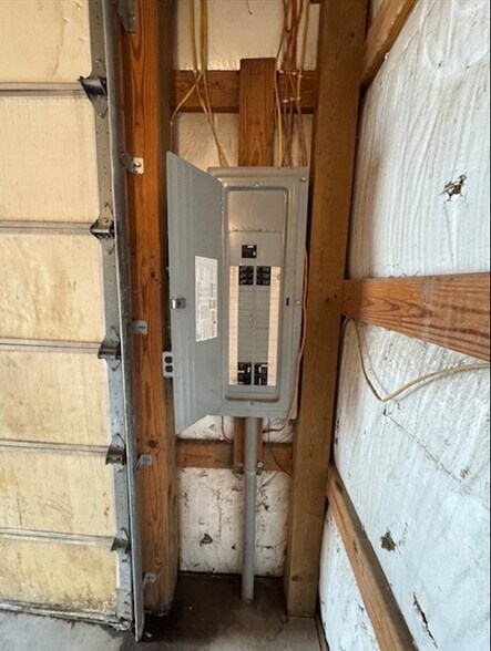 More Photos Of 315 E Maple St, Shelbina Industrial For Sale