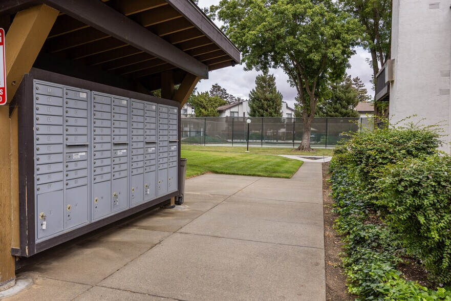 More Photos Of 1700 E Tabor Ave, Fairfield Apartments For Sale