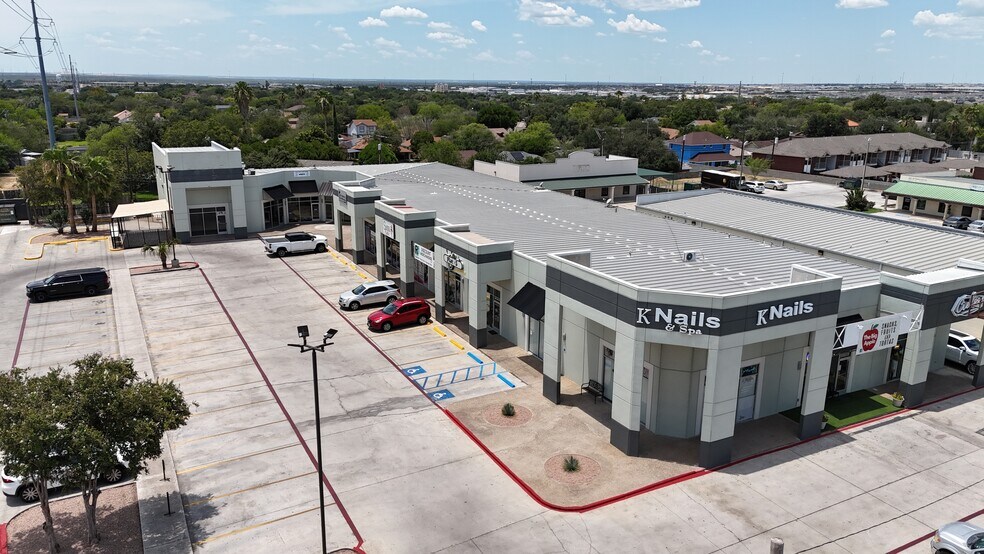 More Photos Of 8602 McPherson Rd, Laredo Storefront For Lease