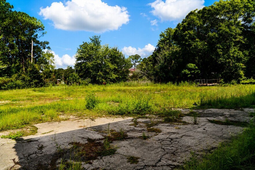 More Photos Of 103 Container rd, Starke Flex For Sale