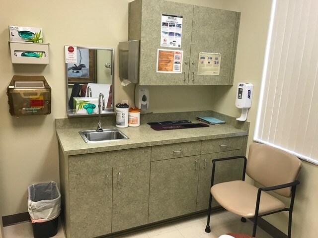 More Photos Of 6937 Medical View Ln, Zephyrhills Medical For Lease