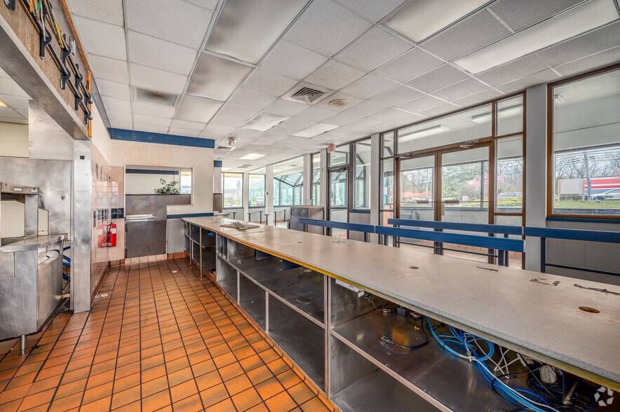 More Photos Of 7677 Broadview Rd, Seven Hills Fast Food For Sale