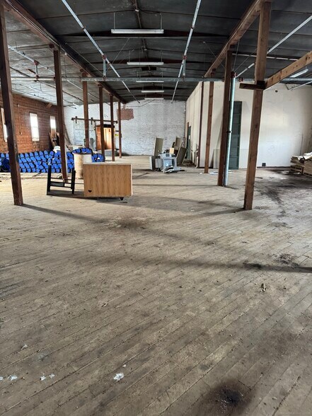 More Photos Of 46 Apel Pl, Manchester Warehouse For Sale