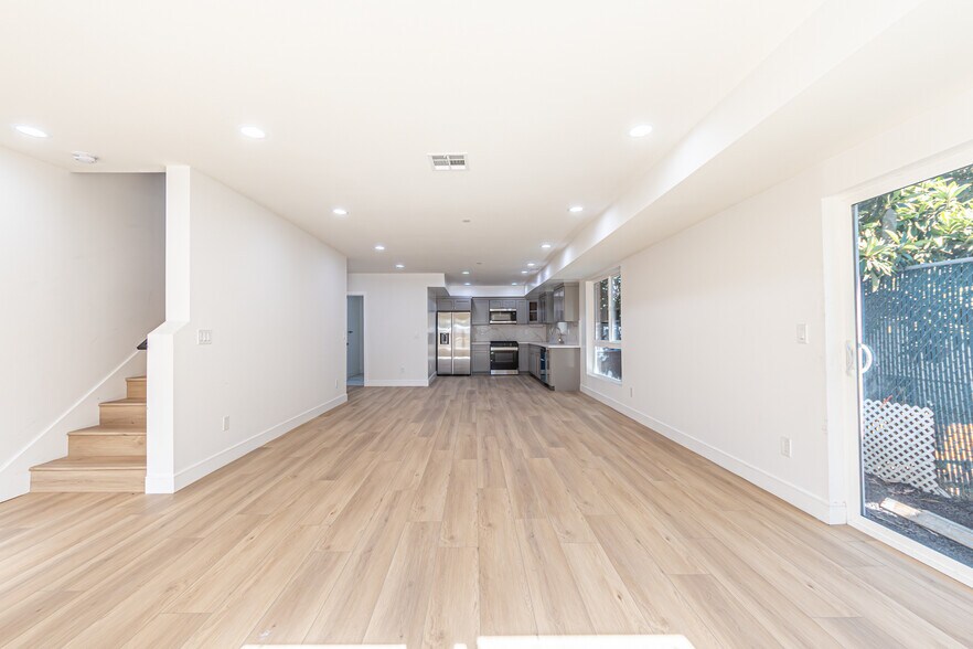 More Photos Of 5436 Romaine St, Los Angeles Apartments For Sale